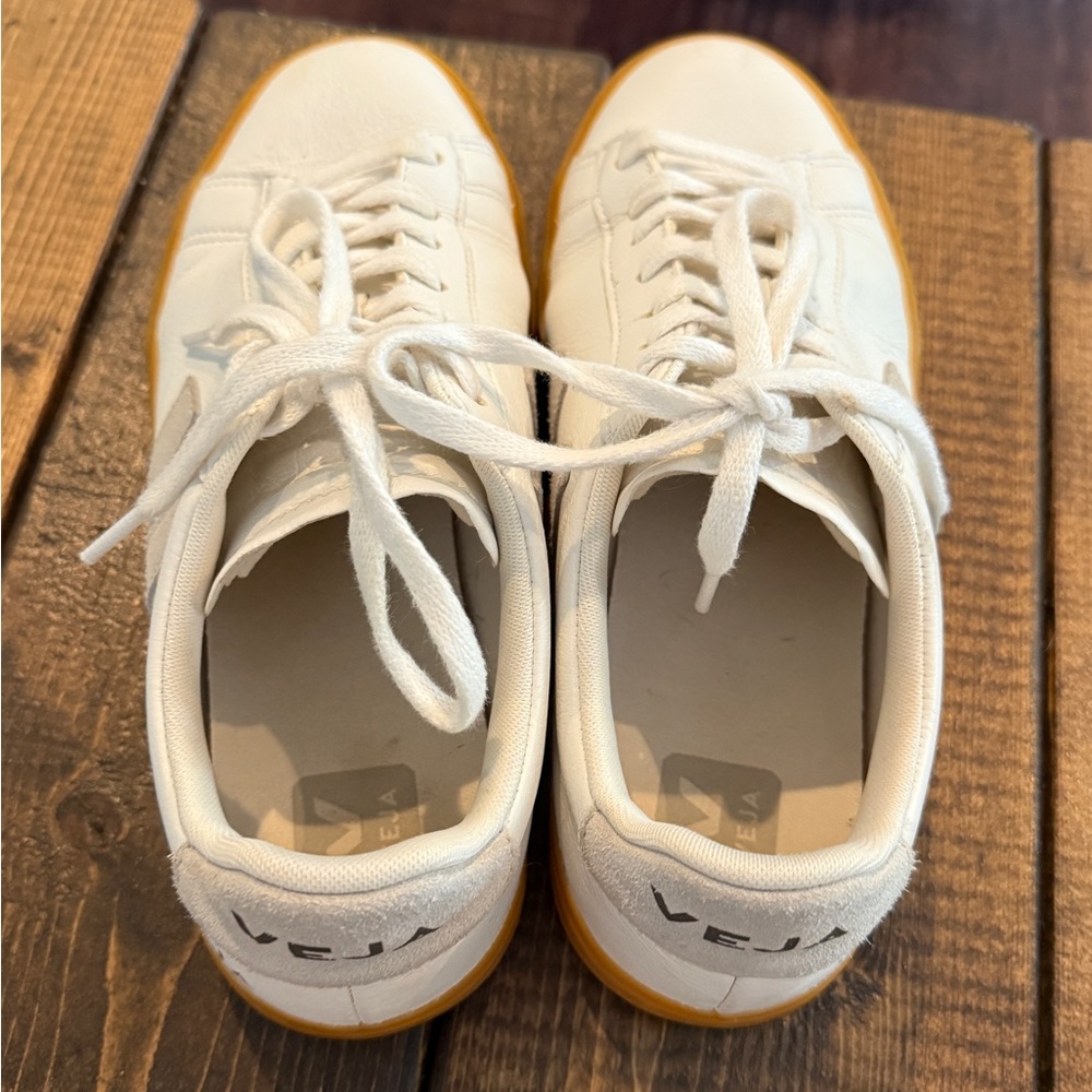 Veja Off-White Sneakers with Beige V Logo
